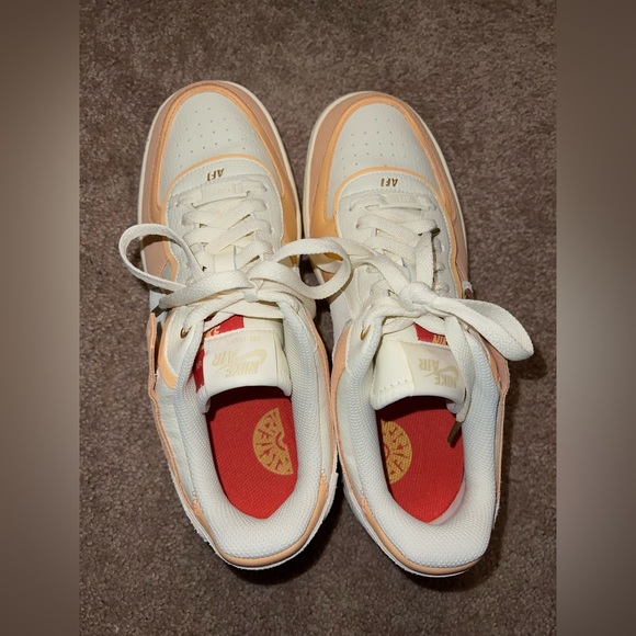 WOMEN ORANGE NIKE AIR FORCE 1 - Picture 4 of 5